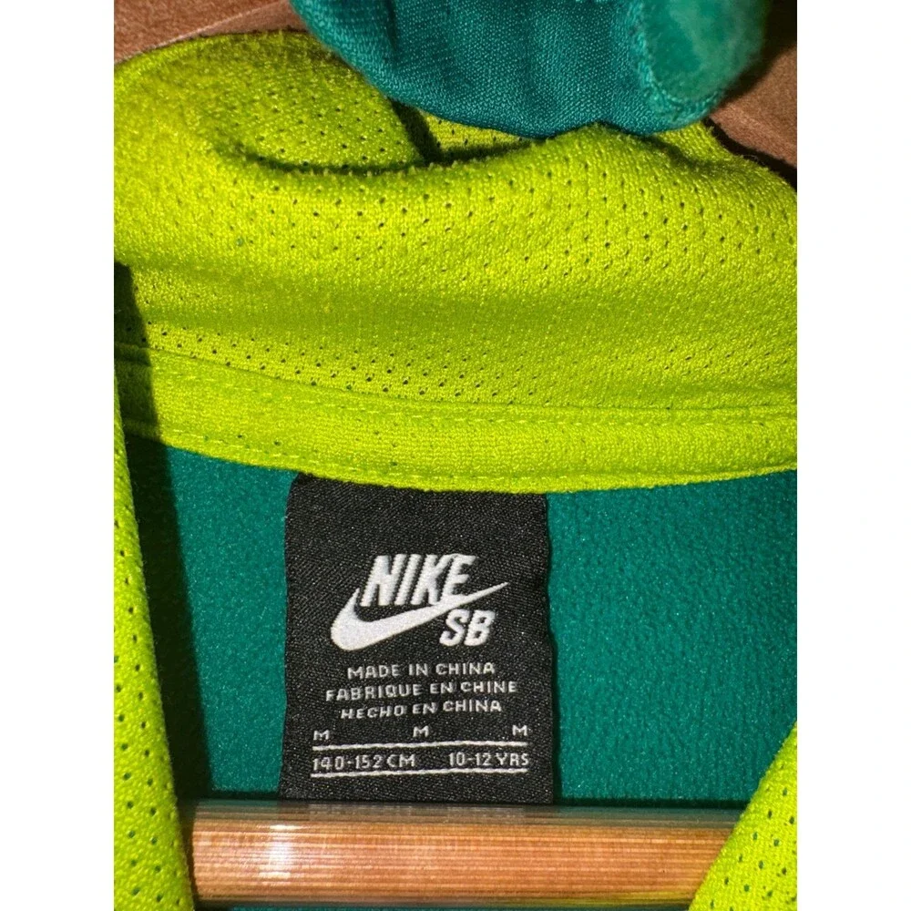Nike SB Green Women’s Hoodie - Size Medium